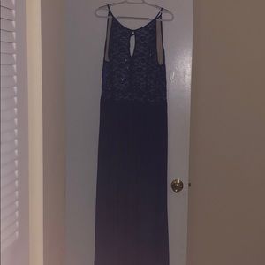 Long blue gown worn once it’s good condition